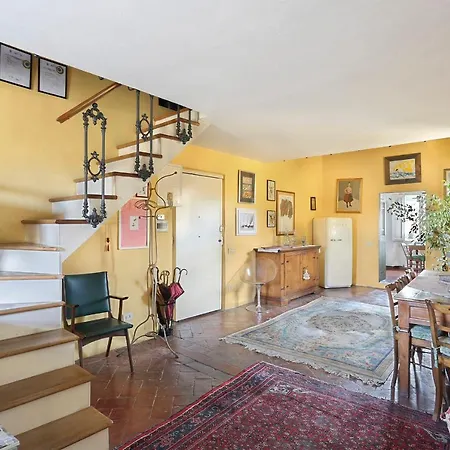 A Postcard View In A Vintage Apartment Florence Exterior photo
